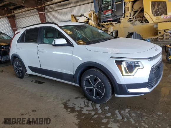 2023 Kia Niro EX with VIN KNDCR3LEXP5046699, listed as a Copart auction lot 49425355 with 26,074 mi miles and Salvage Title. Bid and sale history available at carsss.com. Image 4.