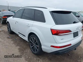 2021 Audi Q7 Premium Plus with VIN WA1LXAF7XMD032806, listed as a IAAI auction lot 41316768 with 47,032 mi miles and . Bid and sale history available at DreamBid. Image 3.