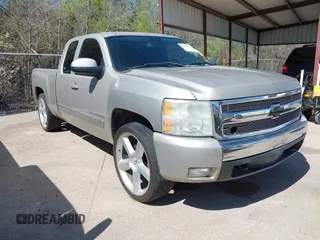 2008 Chevrolet Silverado 1500 1LT with VIN 1GCEC19J08Z275521, listed as a IAAI auction lot 41859064 with 171,186 mi miles and . Bid and sale history available at DreamBid. Image 1.