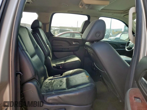 2007 Cadillac Escalade ESV z VIN 1GYFK66857R267560, wystawiony jako Copart lot #60111405 z przebiegiem 88 259 mil mil oraz Czysty tytuł • Clean title. Historia ofert i sprzedaży dostępna na DreamBid. Obrazek 11.