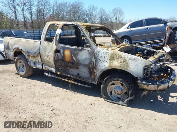 2002 Ford F-150 XL with VIN 1FTRX17L02NB15843, listed as a IAAI auction lot 41836759 with 1 mi miles. Bid and sale history available at carsss.com. Image 1.