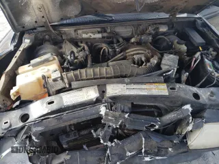 2000 Mazda B-Series 2WD Truck SX with VIN 4F4YR12V6YTM25960, listed as a Copart auction lot 43944095 with 140,980 mi miles and Salvage Title. Bid and sale history available at carsss.com. Image 11.