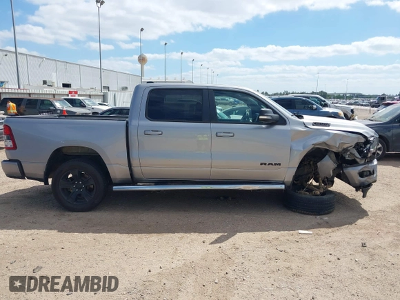 2022 Ram 1500 Big Horn z VIN 1C6RREFT2NN253608, wystawiony jako IAAI lot #42020587 z przebiegiem 44 509 mil mil oraz . Historia ofert i sprzedaży dostępna na DreamBid. Obrazek 14.