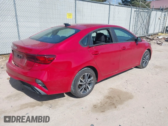 2022 Kia Forte LXS with VIN 3KPF24AD9NE464402, listed as a IAAI auction lot 41797175 with 20,604 mi miles. Bid and sale history available at carsss.com. Image 4.