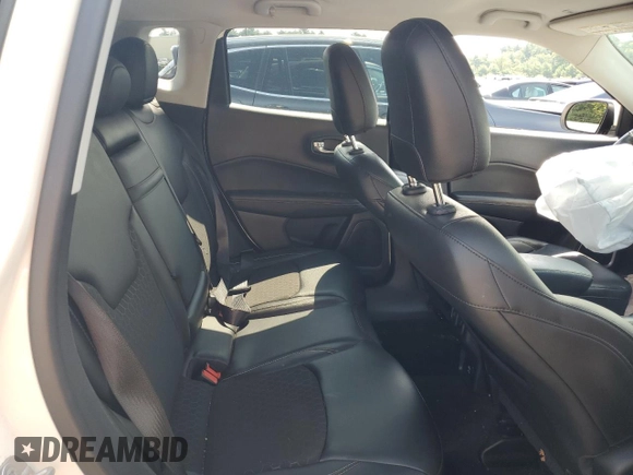 2018 Jeep Compass Altitude z VIN 3C4NJDBB0JT291161, wystawiony jako Copart lot #61835695 z przebiegiem Nie podano mil oraz Szkoda całkowita • Salvage title. Historia ofert i sprzedaży dostępna na DreamBid. Obrazek 11.