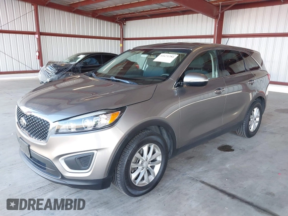 2018 Kia Sorento LX with VIN 5XYPG4A39JG417378, listed as a IAAI auction lot 41671284 with 216,876 mi miles. Bid and sale history available at carsss.com. Image 17.