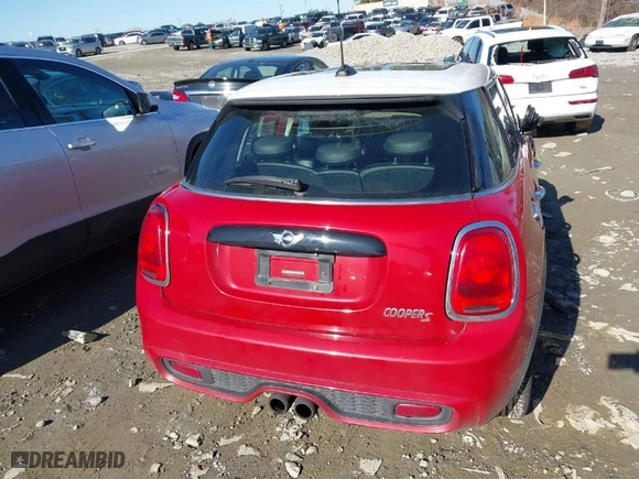 2015 MINI Cooper Hardtop 4 Door S with VIN WMWXU3C58F2B56151, listed as a IAAI auction lot 41320448 with 153,230 mi miles. Bid and sale history available at carsss.com. Image 16.