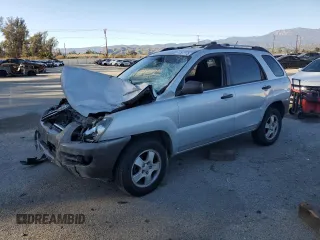 2007 Kia Sportage LX with VIN KNDJF724777433148, listed as a Copart auction lot 47637775 with 207,756 mi miles and Salvage Title. Bid and sale history available at carsss.com. Image 1.