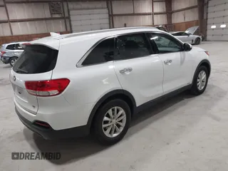 2018 Kia Sorento LX with VIN 5XYPGDA34JG360880, listed as a IAAI auction lot 41891431 with 90,996 mi miles. Bid and sale history available at carsss.com. Image 4.