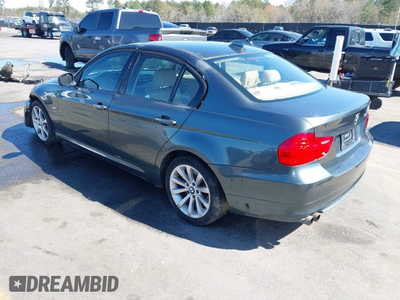 2011 BMW 3 Series 328i xDrive with VIN WBAPK5G57BNN28032, listed as a IAAI auction lot 41835525 with 207,713 mi miles. Bid and sale history available at carsss.com. Image 3.