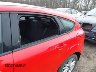 2015 Ford Focus SE with VIN 1FADP3K2XFL223205, listed as a IAAI auction lot 41896693 with 999,999 mi miles. Bid and sale history available at carsss.com. Image 6.