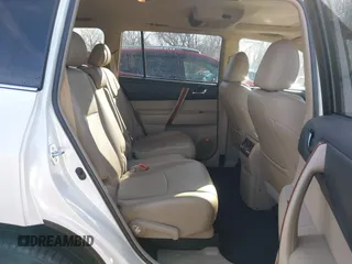 2013 Toyota Highlander Limited z VIN 5TDDK3EH1DS197498, wystawiony jako IAAI lot #41712837 z przebiegiem 74 023 mil mil oraz . Historia ofert i sprzedaży dostępna na DreamBid. Obrazek 8.