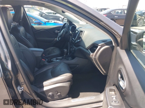 2020 Jeep Cherokee Limited with VIN 1C4PJLDB6LD582255, listed as a IAAI auction lot 42493155 with 73,371 mi miles and . Bid and sale history available at DreamBid. Image 5.
