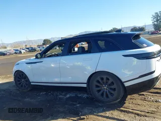 2018 Land Rover Range Rover Velar R-Dynamic SE с VIN SALYL2RV3JA748105, выставлен на аукционе IAAI как лот 41083219 с пробегом Не указан миль и . История ставок и продаж доступна на DreamBid. Изображение 13.