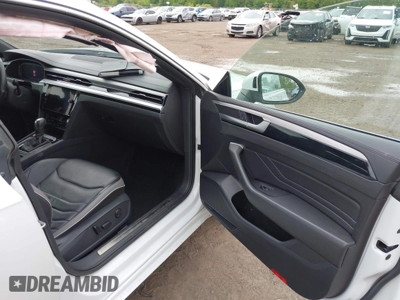 2021 Volkswagen Arteon SEL R-Line z VIN WVWSR7AN6ME007156, wystawiony jako IAAI lot #42254735 z przebiegiem 32 004 mil mil oraz . Historia ofert i sprzedaży dostępna na DreamBid. Obrazek 5.