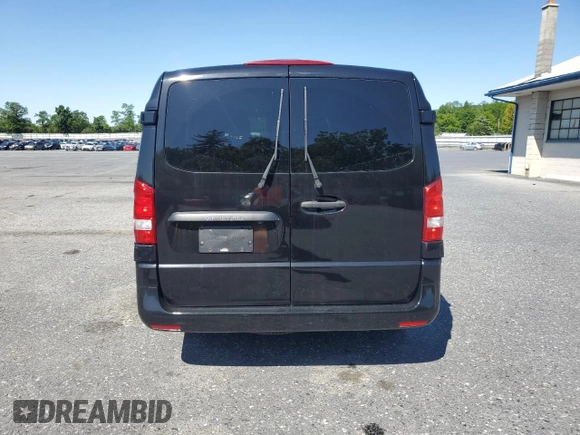 2018 Mercedes-Benz Metris Passenger z VIN WD4PG2EE1J3490089, wystawiony jako Copart lot #59262605 z przebiegiem 175 576 mil mil oraz Czysty tytuł • Clean title. Historia ofert i sprzedaży dostępna na DreamBid. Obrazek 6.