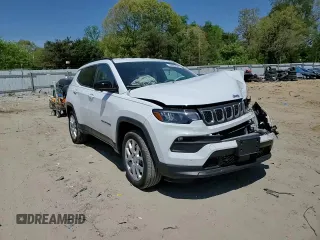 2024 Jeep Compass Latitude Lux with VIN 3C4NJDFN5RT584618, listed as a Copart auction lot 55033565 with 8,745 mi miles and Salvage title. Bid and sale history available at DreamBid. Image 14.