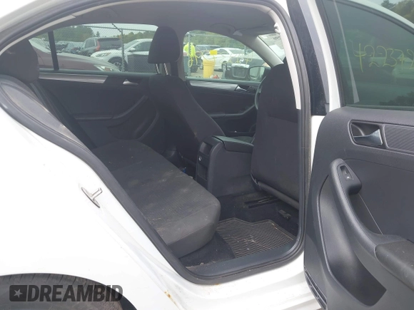 2015 Volkswagen Jetta SE with VIN 3VWD17AJXFM332383, listed as a IAAI auction lot 42237296 with 119,393 mi miles and . Bid and sale history available at DreamBid. Image 8.