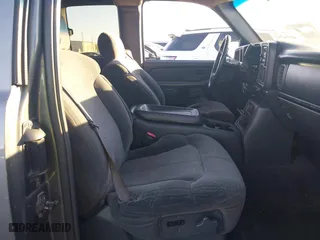2001 Chevrolet Silverado 1500 LS with VIN 2GCEC19V711128338, listed as a IAAI auction lot 40934362 with 219,613 mi miles. Bid and sale history available at carsss.com. Image 5.