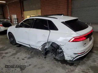 2021 Audi Q8 Premium Plus z VIN WA1EVAF14MD033153, wystawiony jako Copart lot #47657525 z przebiegiem 52 168 mil mil oraz Szkody całkowita. Historia ofert i sprzedaży dostępna na DreamBid. Obrazek 2.