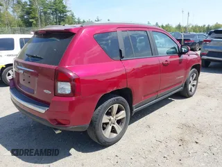 2016 Jeep Compass High Altitude z VIN 1C4NJDEB7GD775631, wystawiony jako IAAI lot #42244957 z przebiegiem 130 230 mil mil oraz . Historia ofert i sprzedaży dostępna na DreamBid. Obrazek 4.