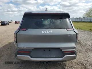 2024 Kia EV9 Light Long Range with VIN KNDAB5S13R6030945, listed as a Copart auction lot 48801575 with 6,513 mi miles and Salvage Title. Bid and sale history available at carsss.com. Image 6.