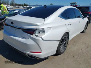 2024 Lexus ES 350 Luxury z VIN 58AEZ1B15RU175250, wystawiony jako IAAI lot #42233883 z przebiegiem 14 483 mil mil oraz . Historia ofert i sprzedaży dostępna na DreamBid. Obrazek 4.