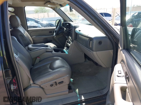 2004 Chevrolet Suburban LT with VIN 3GNFK16T14G278412, listed as a IAAI auction lot 42701930 with 282,075 mi miles and . Bid and sale history available at DreamBid. Image 5.