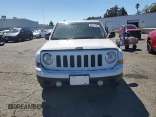 2015 Jeep Patriot Altitude with VIN 1C4NJPBA8FD377548, listed as a Copart auction lot 70712154 with 136,139 mi miles and Salvage Title. Bid and sale history available at carsss.com. Image 5.