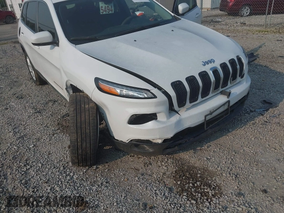 2018 Jeep Cherokee Latitude with VIN 1C4PJLCB3JD552189, listed as a IAAI auction lot 42350120 with 135,627 mi miles and . Bid and sale history available at DreamBid. Image 6.