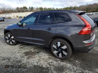 2024 Volvo XC60 Plus Dark Theme z VIN YV4H60DLXR1849191, wystawiony jako Copart lot #50136745 z przebiegiem 12 752 mil mil oraz Szkoda całkowita • Salvage title. Historia ofert i sprzedaży dostępna na DreamBid. Obrazek 2.