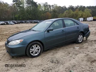 2006 Toyota Camry LE z VIN 4T1BF30K66U111210, wystawiony jako Copart lot #53107095 z przebiegiem 214 638 mil mil oraz Szkoda całkowita • Salvage title. Historia ofert i sprzedaży dostępna na DreamBid. Obrazek 1.