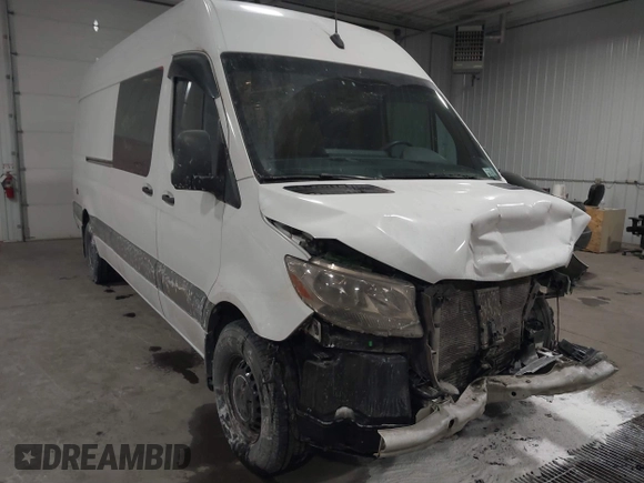 2021 Mercedes-Benz Sprinter Cargo with VIN W1Y4ECHY9MT060129, listed as a IAAI auction lot 41616041 with 215,726 mi miles. Bid and sale history available at carsss.com. Image 6.
