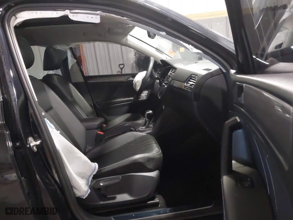 2022 Volkswagen Tiguan SE with VIN 3VV2B7AX1NM112240, listed as a IAAI auction lot 41363279 with 208,771 mi miles. Bid and sale history available at carsss.com. Image 5.