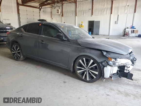 2019 Nissan Altima SR with VIN 1N4BL4CV2KC197288, listed as a Copart auction lot 48852335 with 333,333 mi miles and Clean Title. Bid and sale history available at carsss.com. Image 4.