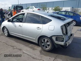 2005 Toyota Prius with VIN JTDKB20U257017611, listed as a IAAI auction lot 42087781 with 263,985 mi miles. Bid and sale history available at carsss.com. Image 3.