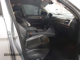 2018 Volkswagen Atlas 3.6L V6 SEL with VIN 1V2MR2CA5JC521172, listed as a IAAI auction lot 41957029 with 108,439 mi miles. Bid and sale history available at carsss.com. Image 5.