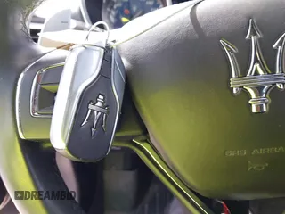 2017 Maserati Ghibli с VIN ZAM57XSA6H1218753, выставлен на аукционе IAAI как лот 41833235 с пробегом 42 135 миль миль и . История ставок и продаж доступна на DreamBid. Изображение 11.
