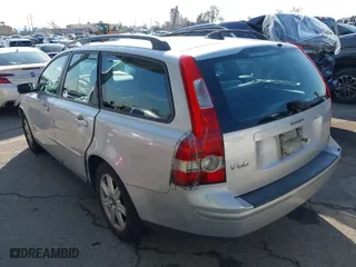 2006 Volvo V50 2.4L with VIN YV1MW390362163463, listed as a IAAI auction lot 41437912 with 121,092 mi miles. Bid and sale history available at carsss.com. Image 3.