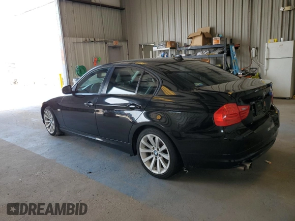 2011 BMW 3 Series 328i z VIN WBAPH7C52BE850089, wystawiony jako Copart lot #60045065 z przebiegiem Nie podano mil oraz Szkoda całkowita • Salvage title. Historia ofert i sprzedaży dostępna na DreamBid. Obrazek 2.