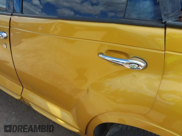 2002 Chrysler PT Cruiser Limited with VIN 3C8FY68B52T332824, listed as a IAAI auction lot 42097107 with 125,258 mi miles. Bid and sale history available at carsss.com. Image 6.
