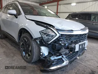 2024 Kia Sportage SX-Prestige z VIN 5XYK53DF2RG180390, wystawiony jako IAAI lot #42205645 z przebiegiem 9 330 mil mil oraz . Historia ofert i sprzedaży dostępna na DreamBid. Obrazek 6.