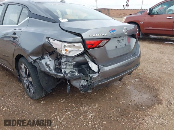 2020 Nissan Sentra SV with VIN 3N1AB8CV6LY216243, listed as a IAAI auction lot 41590560 with 33,071 mi miles. Bid and sale history available at carsss.com. Image 6.