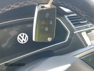 2024 Volkswagen Tiguan S с VIN 3VVFB7AX3RM045163, выставлен на аукционе IAAI как лот 41280613 с пробегом 7 705 миль миль и . История ставок и продаж доступна на DreamBid. Изображение 11.