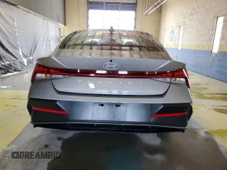 2025 Hyundai Elantra SEL Convenience z VIN KMHLS4DG4SU893058, wystawiony jako Copart lot #60174935 z przebiegiem 16 187 mil mil oraz Czysty tytuł • Clean title. Historia ofert i sprzedaży dostępna na DreamBid. Obrazek 6.