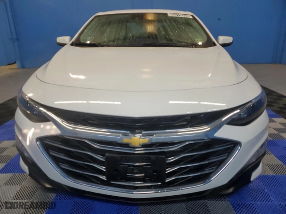 2024 Chevrolet Malibu LT with VIN 1G1ZD5ST5RF205896, listed as a Copart auction lot 50313055 with 31,942 mi miles and Clean Title. Bid and sale history available at carsss.com. Image 5.