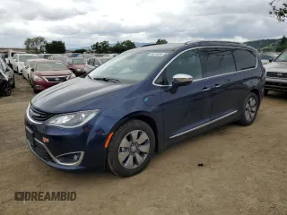 2018 Chrysler Pacifica Hybrid Limited с VIN 2C4RC1N77JR172737, выставлен на аукционе Copart как лот 54618595 с пробегом 68 561 миль миль и Списание • Salvage title. История ставок и продаж доступна на DreamBid. Изображение 1.