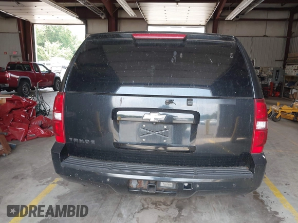 2007 Chevrolet Tahoe LT z VIN 1GNFK13087R105226, wystawiony jako IAAI lot #42580197 z przebiegiem 230 762 mil mil oraz . Historia ofert i sprzedaży dostępna na DreamBid. Obrazek 16.