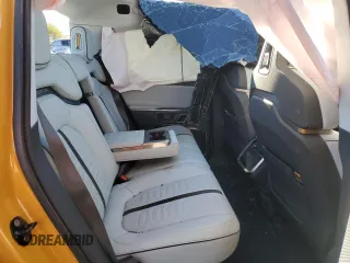 2022 Rivian R1T Launch Edition z VIN 7FCTGAAL2NN011755, wystawiony jako Copart lot #81940684 z przebiegiem Nie podano mil oraz Szkoda całkowita • Salvage title. Historia ofert i sprzedaży dostępna na DreamBid. Obrazek 10.