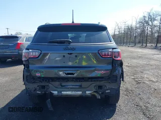 2018 Jeep Compass Trailhawk with VIN 3C4NJDDB5JT316326, listed as a IAAI auction lot 41940801 with 111,941 mi miles and . Bid and sale history available at carsss.com. Image 16.